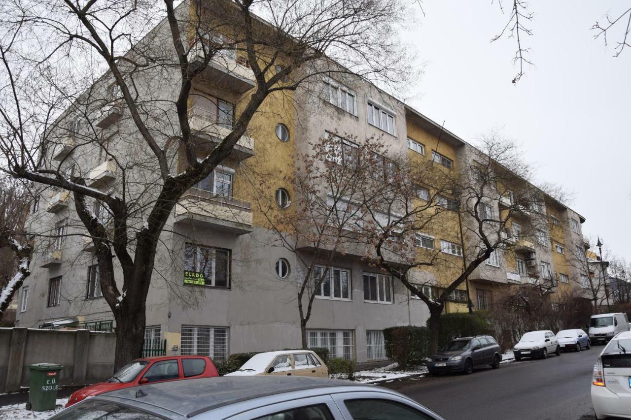 Bleak House - Bauhaus Home In Greener Budapeste Exterior foto